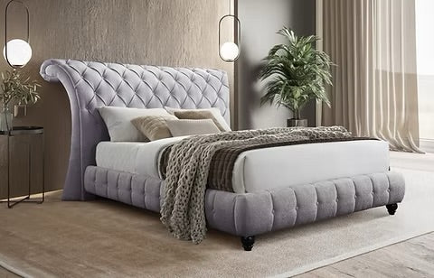 B8561 Everly